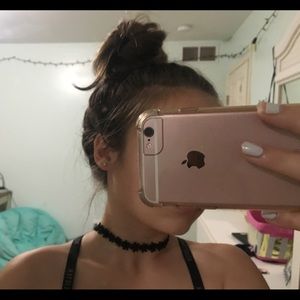 🌸•BLACK FLORAL CHOKER•🌸